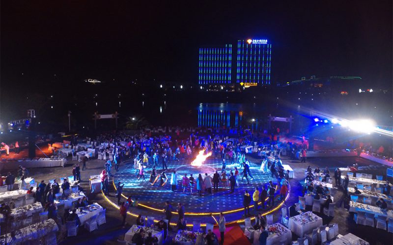 2017歌拉瑞电梯英雄联盟敢创大会